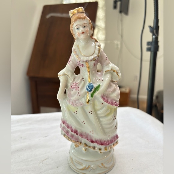 Vintage 1950's Sonsco Japan Hand Painted Porcelain Lady With Dress Figurine - Picture 11 of 11